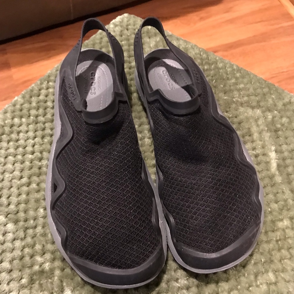 Black Iconic CROCS Men’s 8